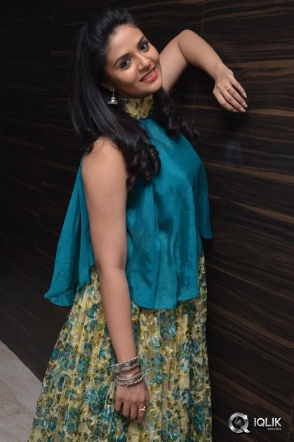 Sreemukhi-at-O-Pilla-Nee-Valla-Movie-Audio-Launch